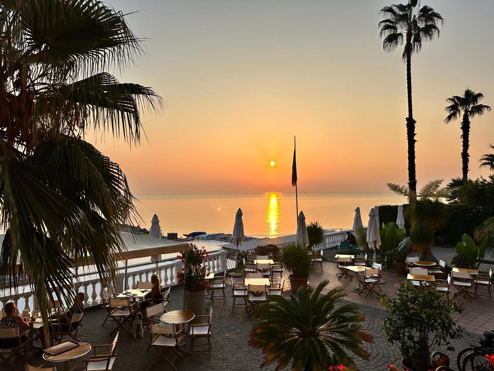Hotel Golfo E Palme Diano Marina Exterior foto