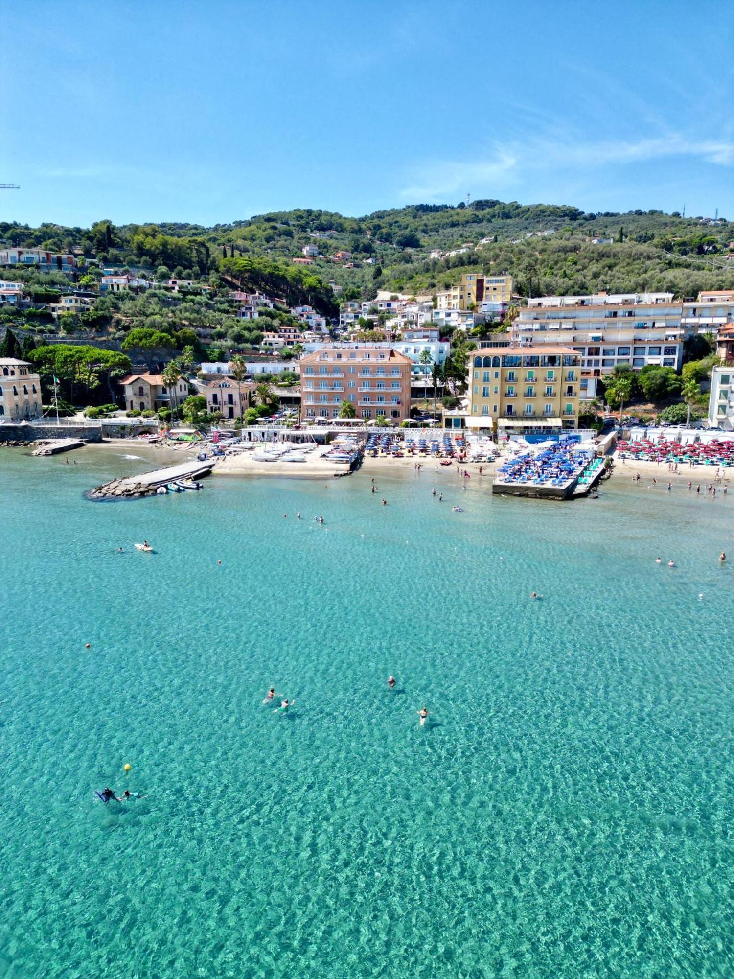 Hotel Golfo E Palme Diano Marina Exterior foto