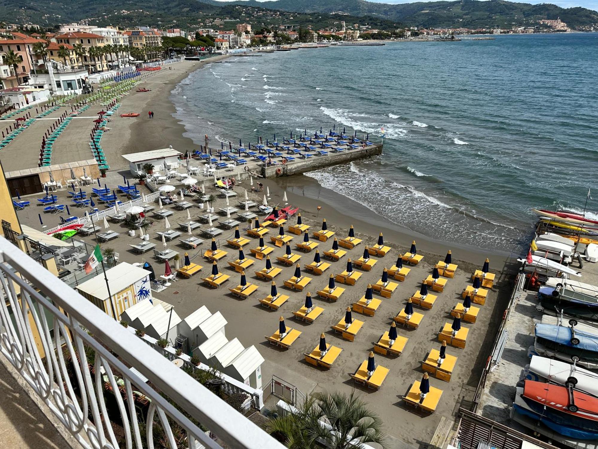 Hotel Golfo E Palme Diano Marina Exterior foto