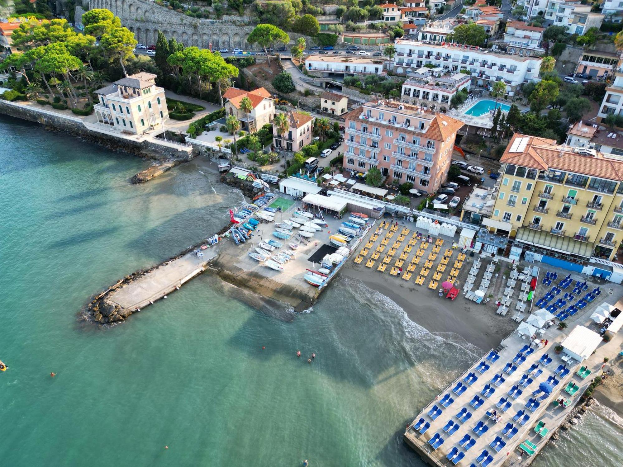 Hotel Golfo E Palme Diano Marina Exterior foto
