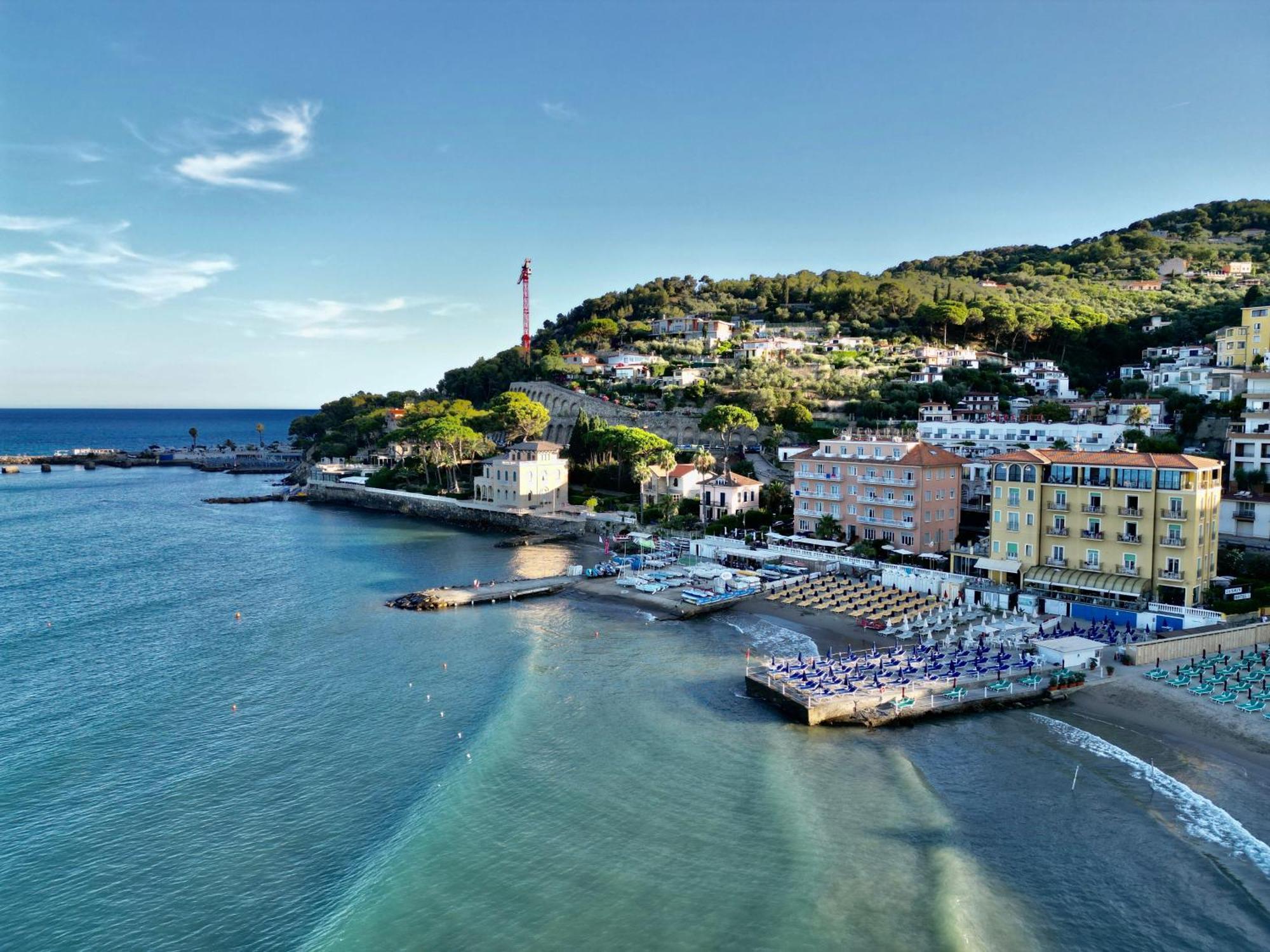Hotel Golfo E Palme Diano Marina Exterior foto